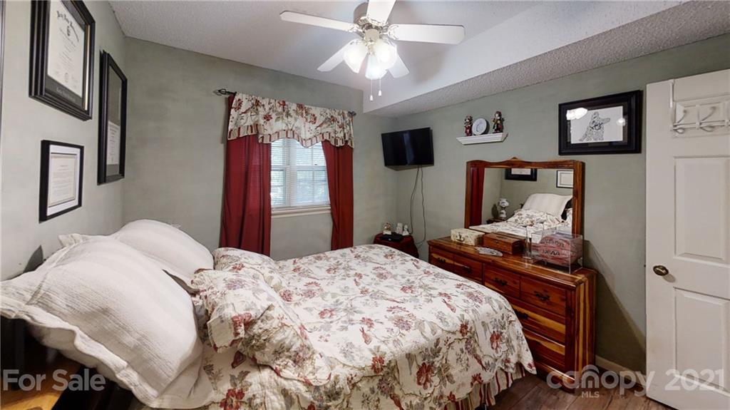 3609 Falling Creek Road Hickory, NC 28601 - Photo 18 of 34 Gallery Image 18