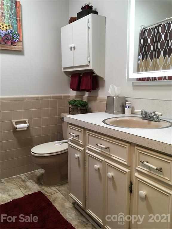 3609 Falling Creek Road Hickory, NC 28601 - Photo 19 of 34 Gallery Image 19
