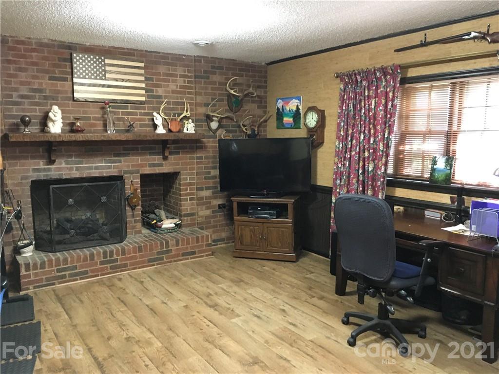 3609 Falling Creek Road Hickory, NC 28601 - Photo 21 of 34 Gallery Image 21
