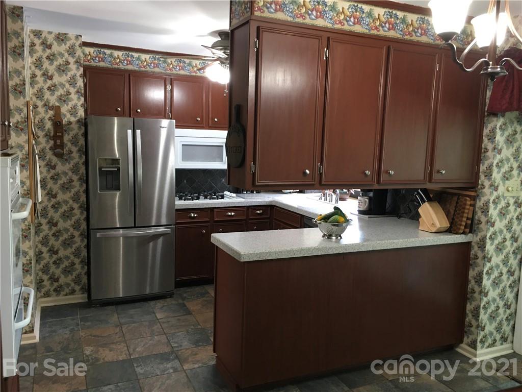3609 Falling Creek Road Hickory, NC 28601 - Photo 8 of 34 Gallery Image 8