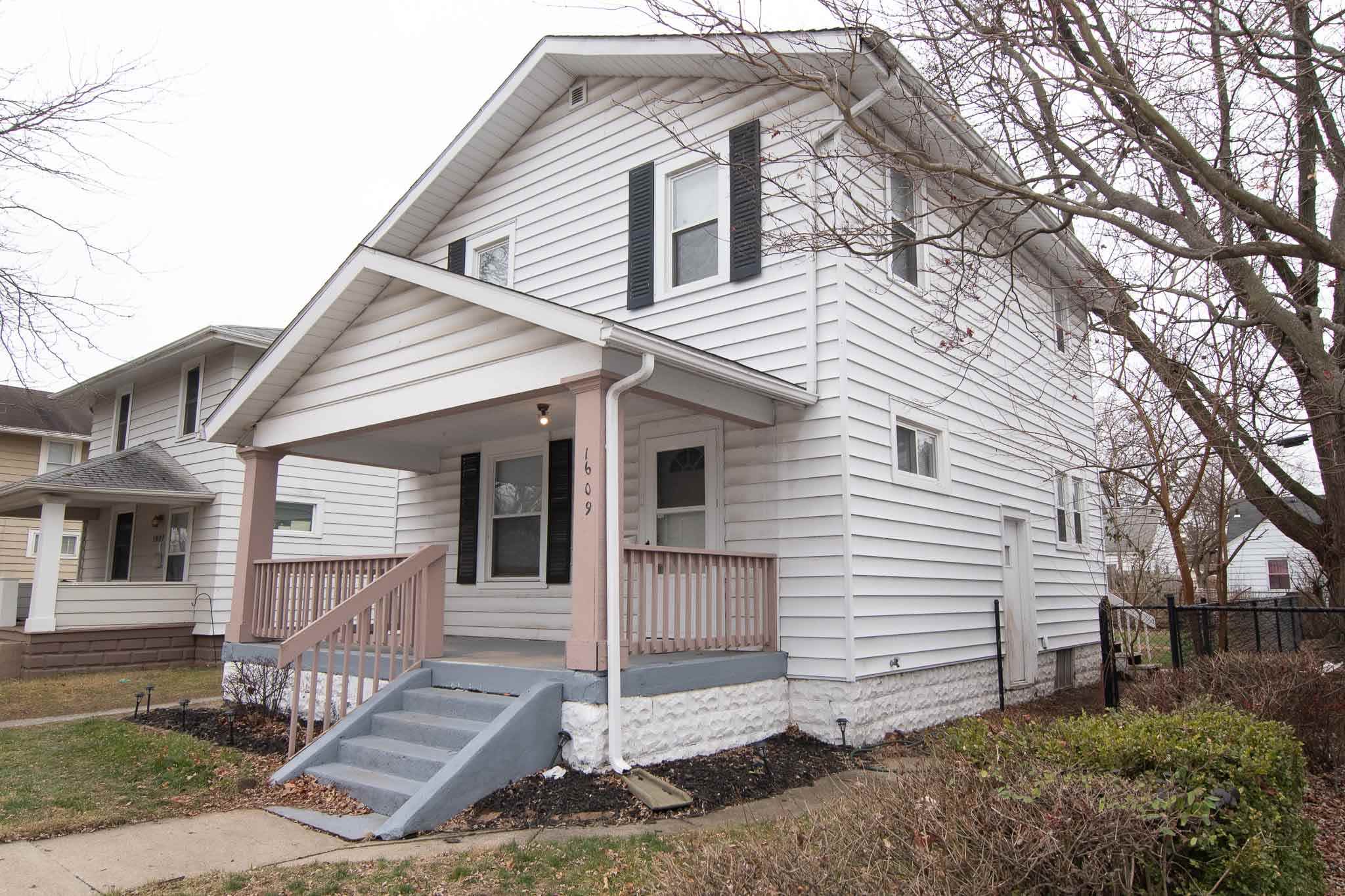 1609 Tecumseh Street Fort Wayne, IN 46805 - Photo 3 of 19