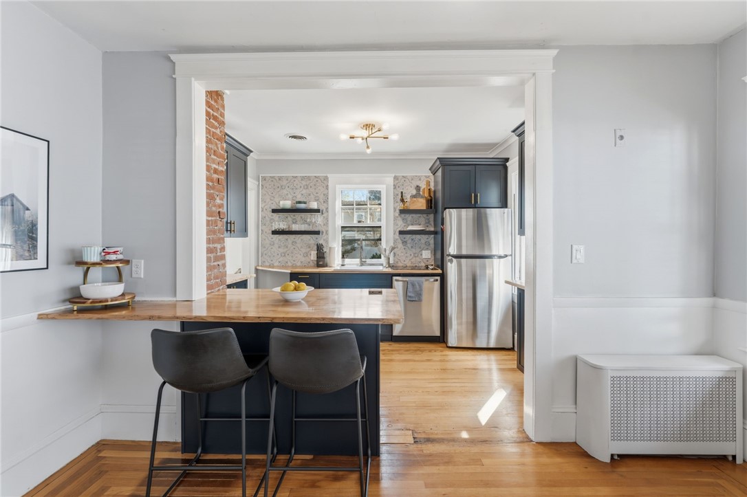 68 Packard Avenue Warwick, RI 02886 - Photo 11 of 44