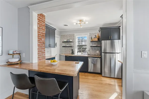 $399,000 | 68 Packard Avenue, Warwick, RI 02886