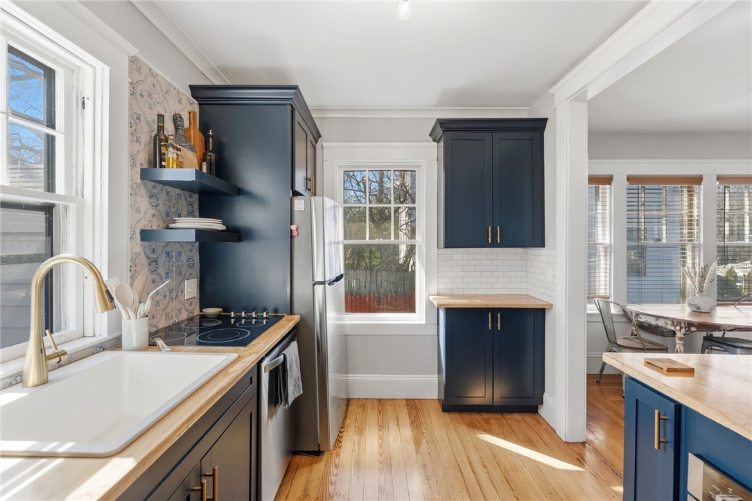 68 Packard Avenue Warwick, RI 02886 - Photo 17 of 44