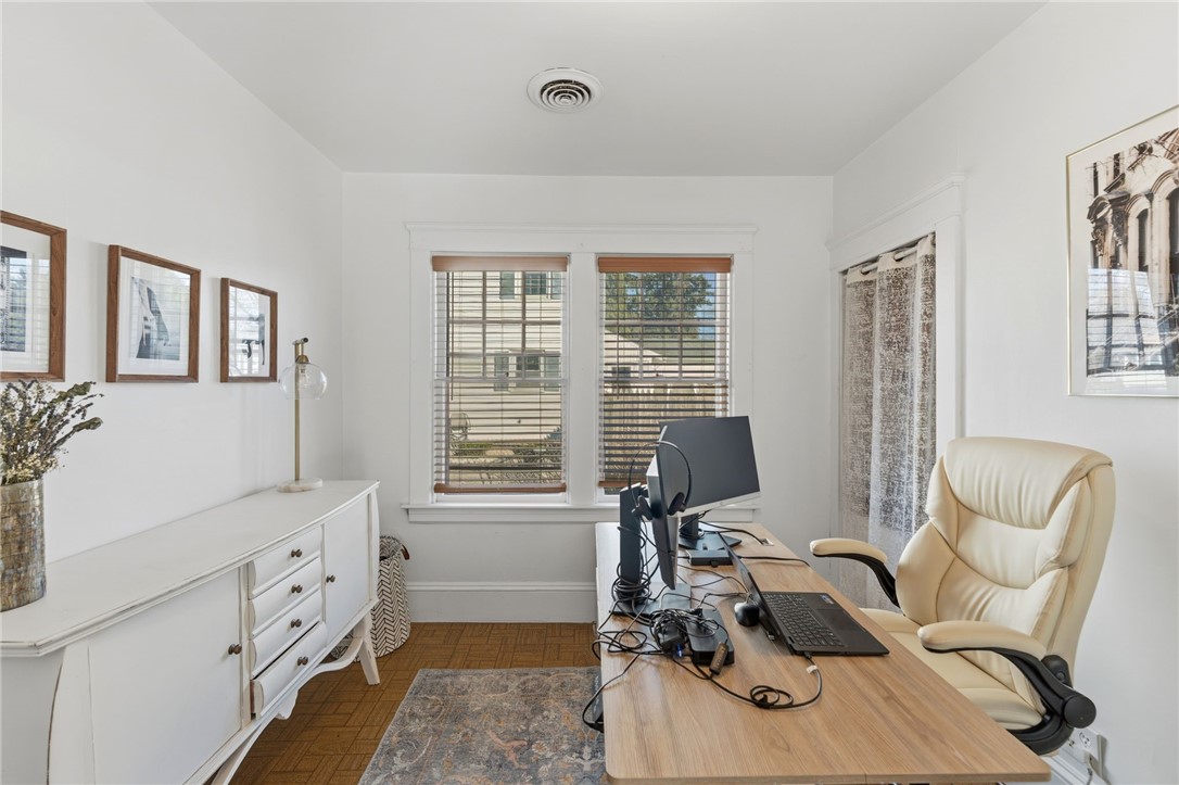 68 Packard Avenue Warwick, RI 02886 - Photo 23 of 44