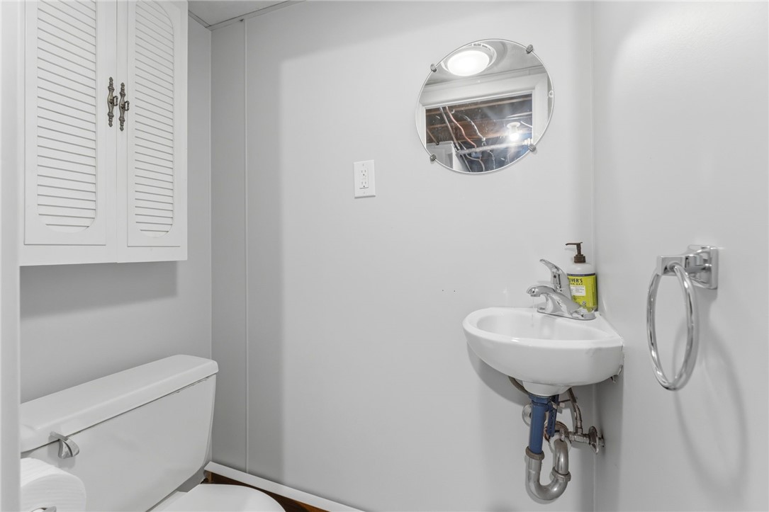 68 Packard Avenue Warwick, RI 02886 - Photo 33 of 44