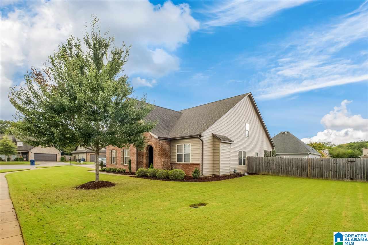 228 Falling Waters Way Alabaster, AL 35114 - Photo 3 of 37