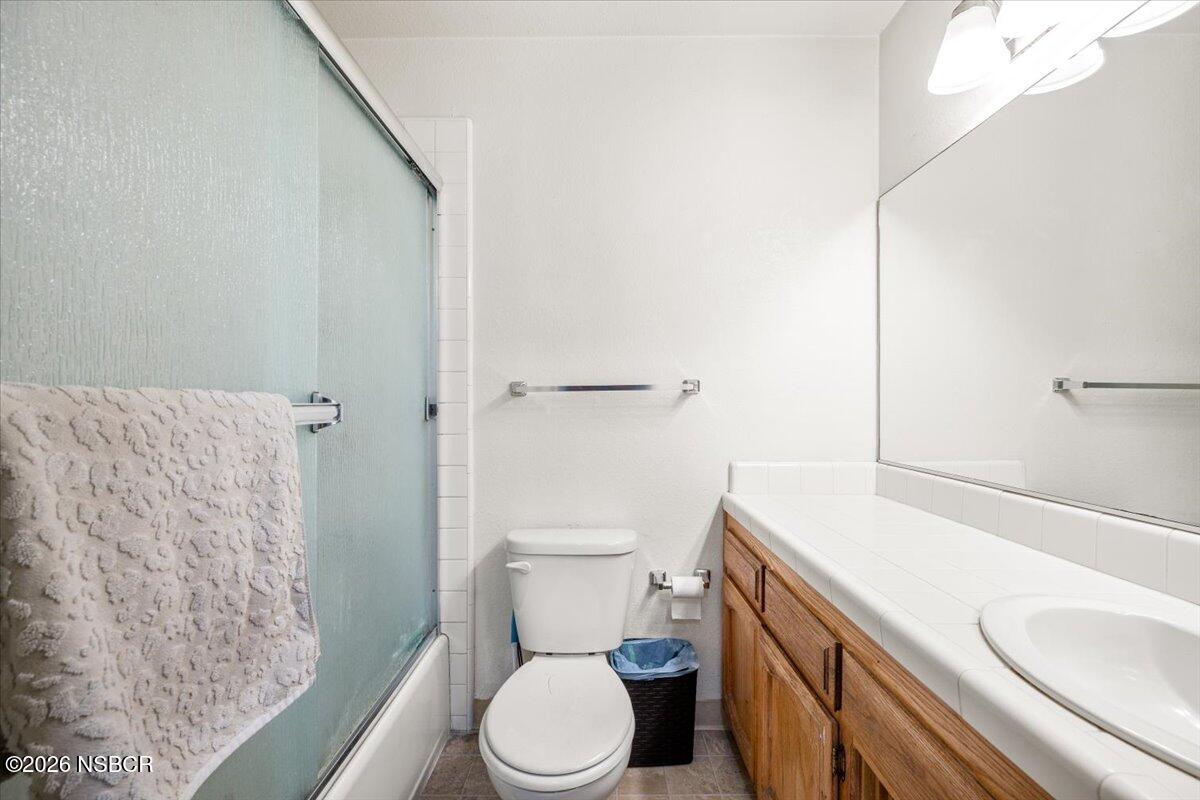 1277 Belridge Street, Unit 6A Oceano, CA 93445 - Photo 19 of 27 30-Primary Bedroom En Suite