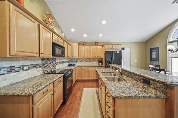 $419,900 | 3404 Belgian Circle, Jackson, MI 49203