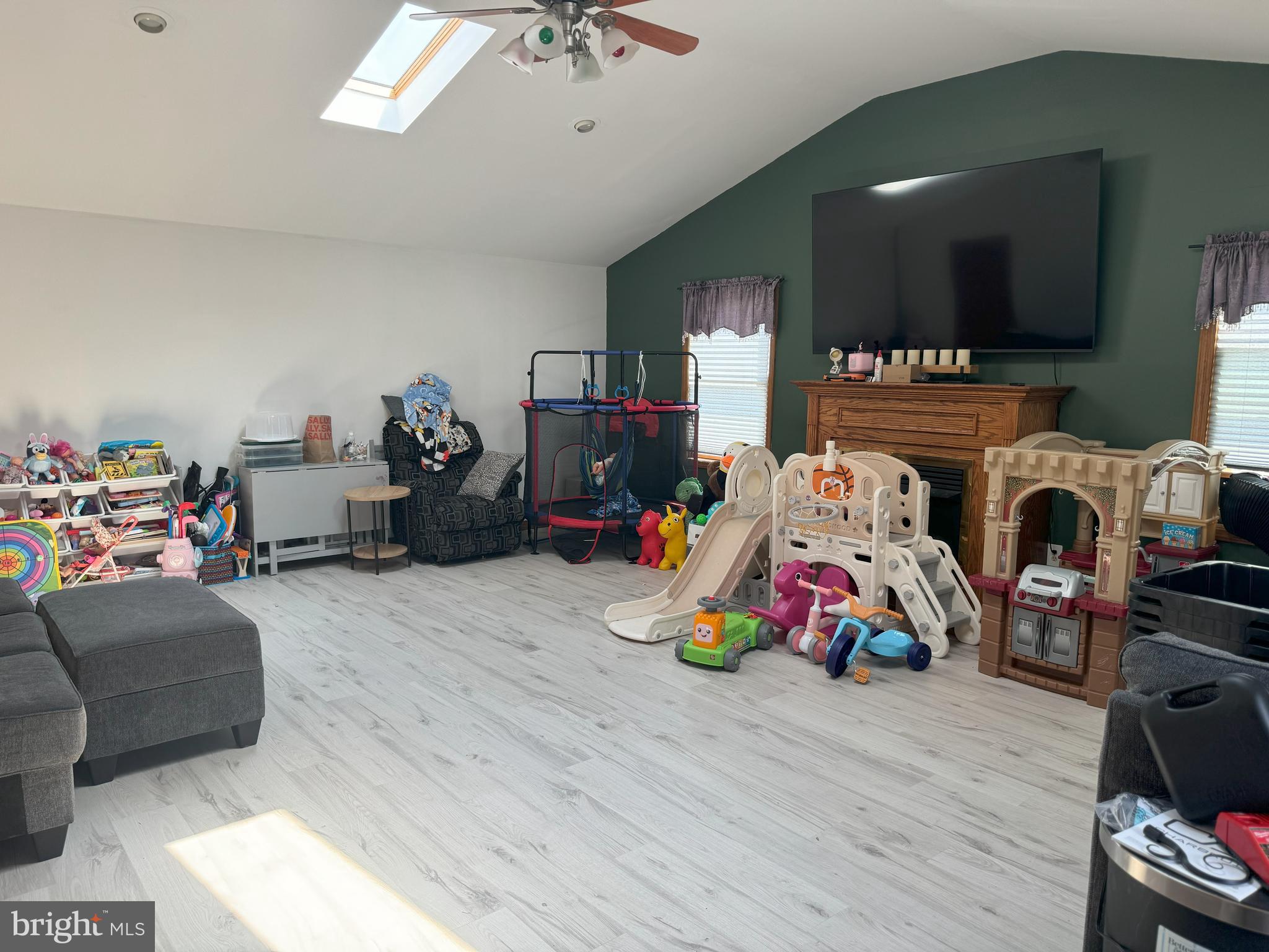 514 Filmore Street Riverside, NJ 08075 - Photo 22 of 28 Family Room