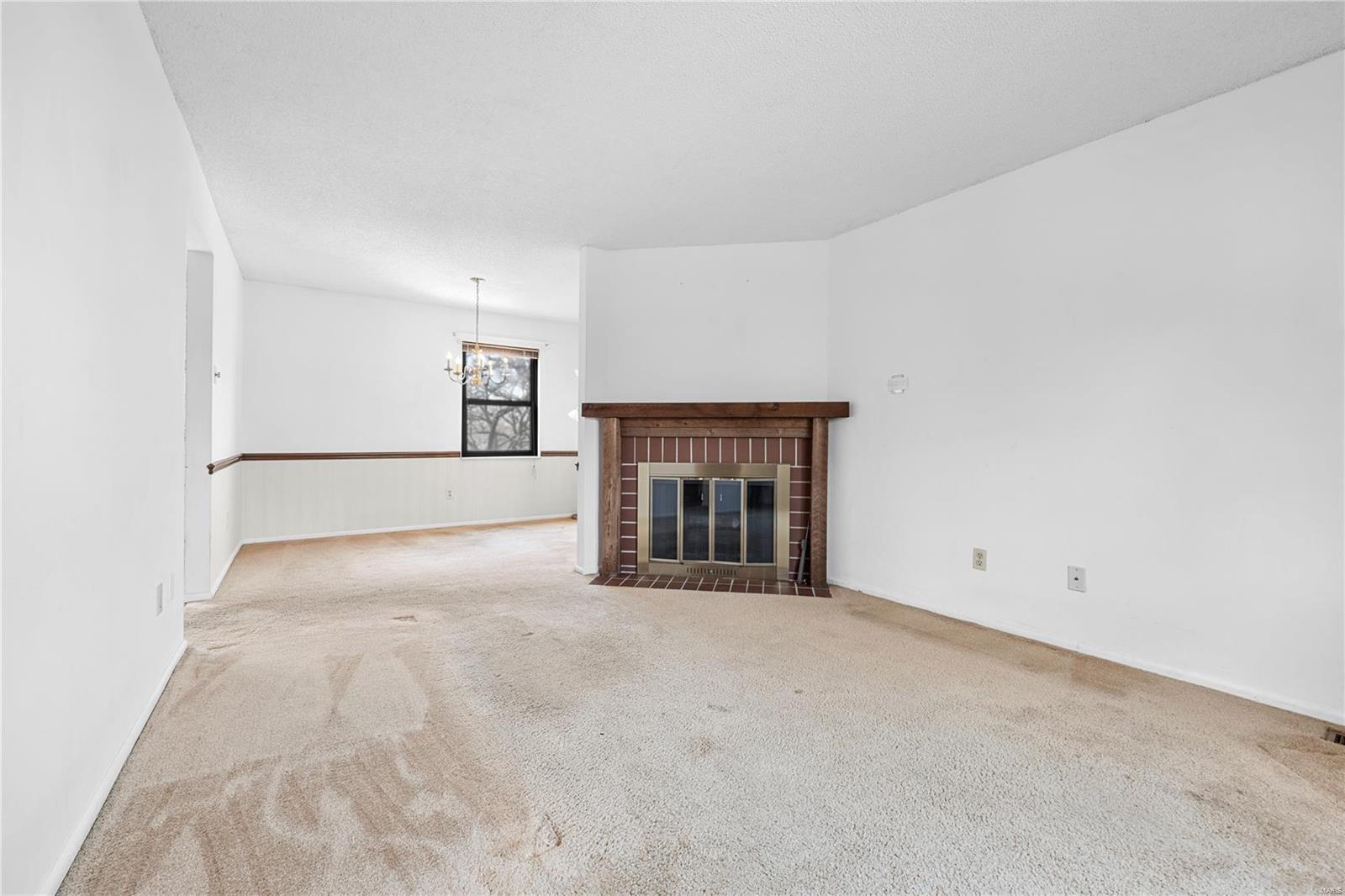 2343 Hidden Meadow Lane Ballwin, MO 63021 - Photo 2 of 15
