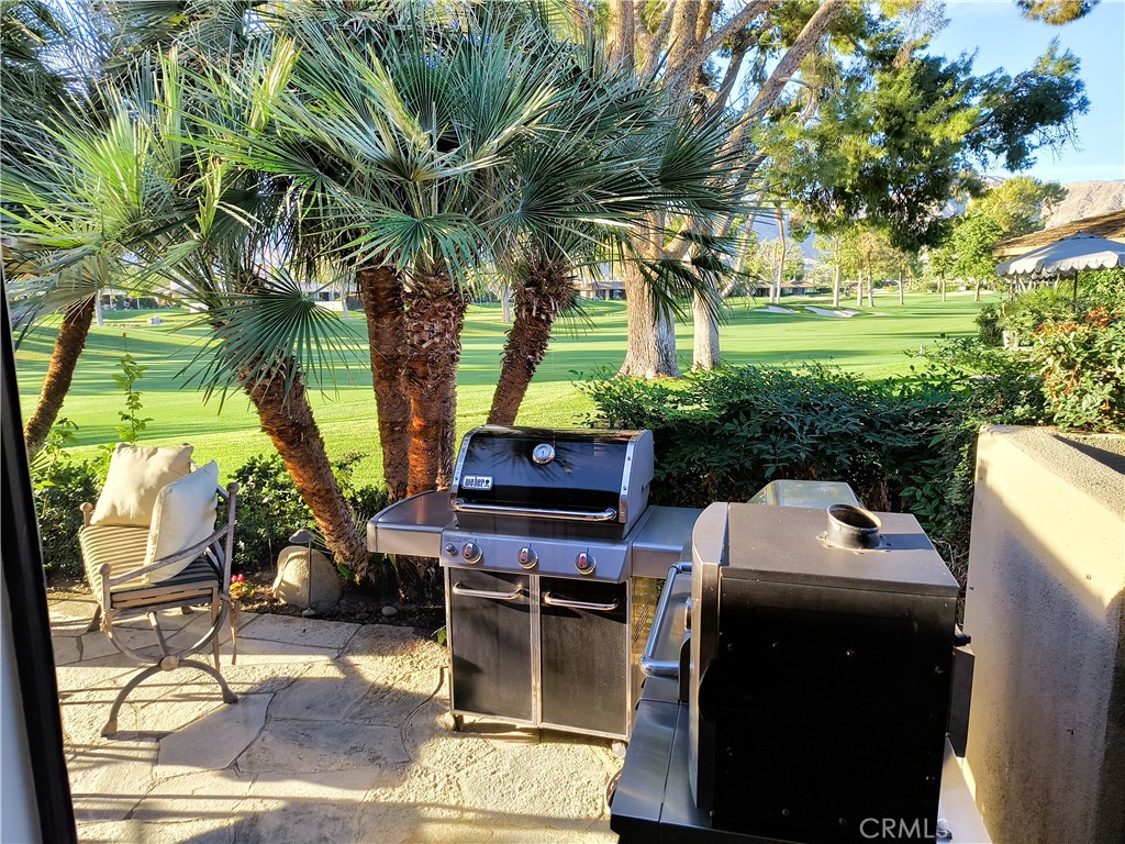 6 Whittier Court Rancho Mirage, CA 92270 - Photo 30 of 74 VIEW FROM KITCHEN S/W