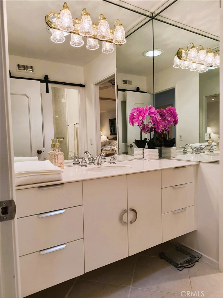 6 Whittier Court Rancho Mirage, CA 92270 - Photo 30 of 70 GUEST BEDROOM BATH