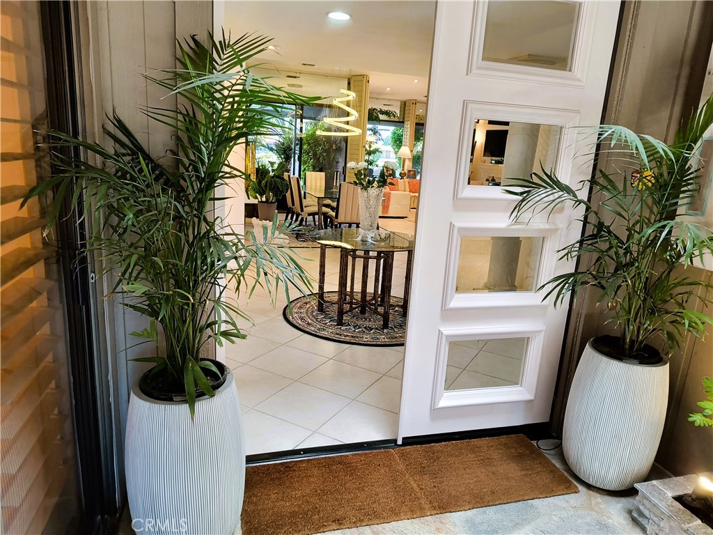 6 Whittier Court Rancho Mirage, CA 92270 - Photo 9 of 70 FRONT DOORS