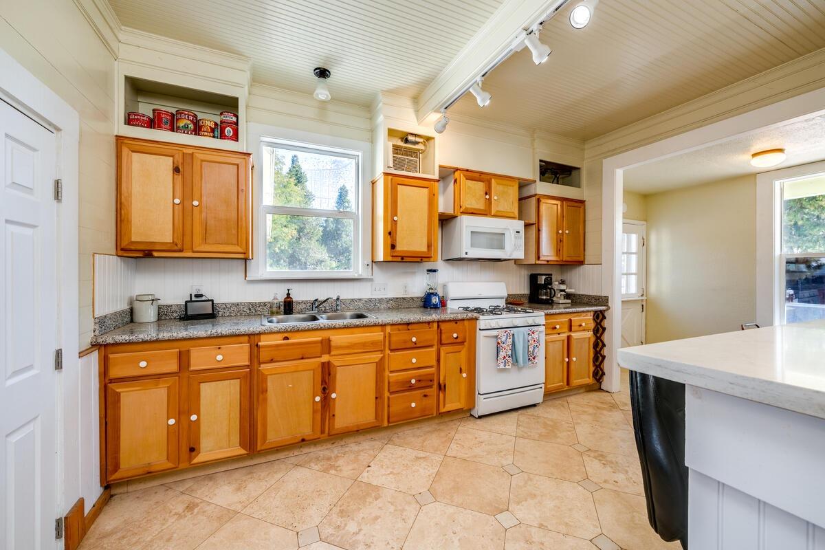 6313 Highway 193 Georgetown, CA 95634 - Photo 11 of 48