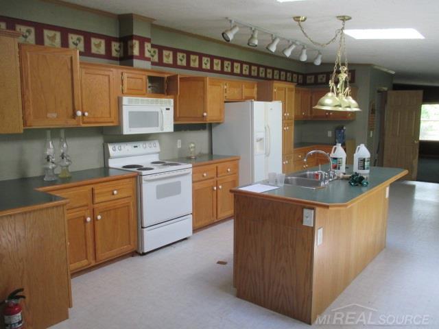 4577 Cade Road Imlay City, MI 48444 - Photo 9 of 25