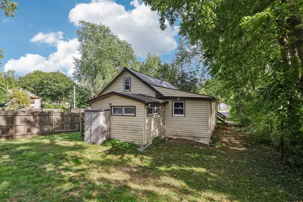 $180,000 | 38528 North Drexel Boulevard, Antioch, IL 60002