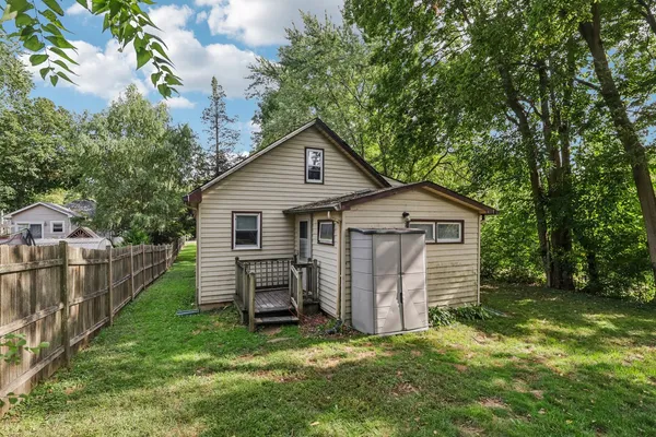 $180,000 | 38528 North Drexel Boulevard, Antioch, IL 60002