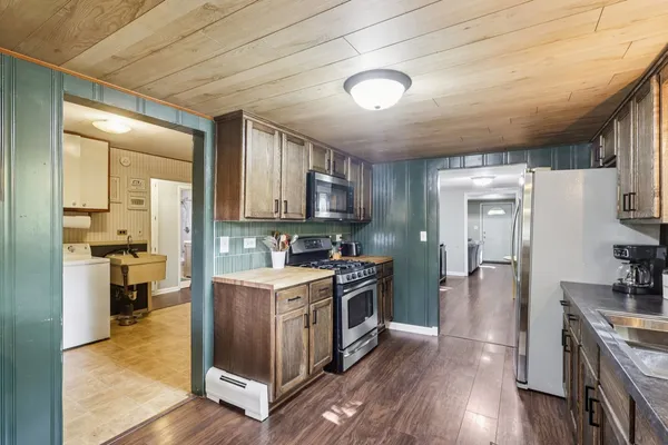 $180,000 | 38528 North Drexel Boulevard, Antioch, IL 60002