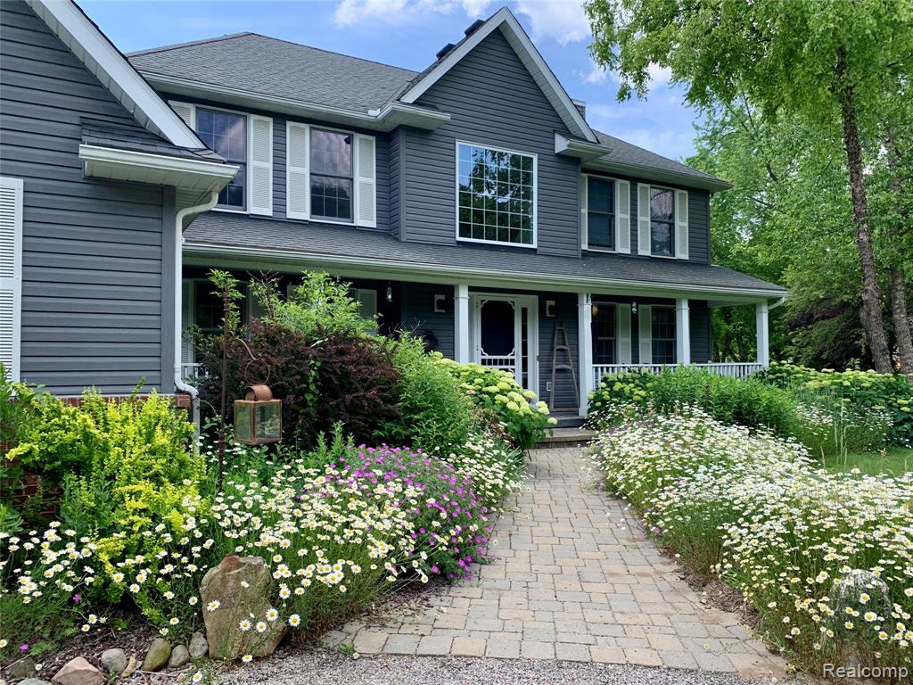 6060 Challis Road Brighton, MI 48116 - Photo 1 of 39 Gallery Image 1