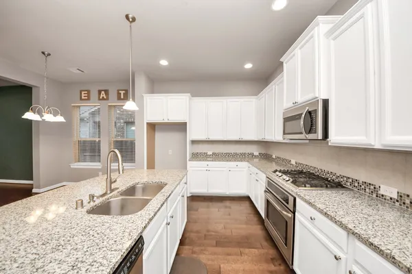 $450,000 | 2211 Tonkawa Trail, Katy, TX 77493