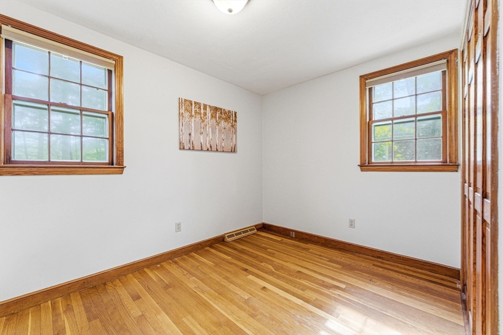 33 Wallace Road Wayland, MA 01778 - Photo 16 of 29