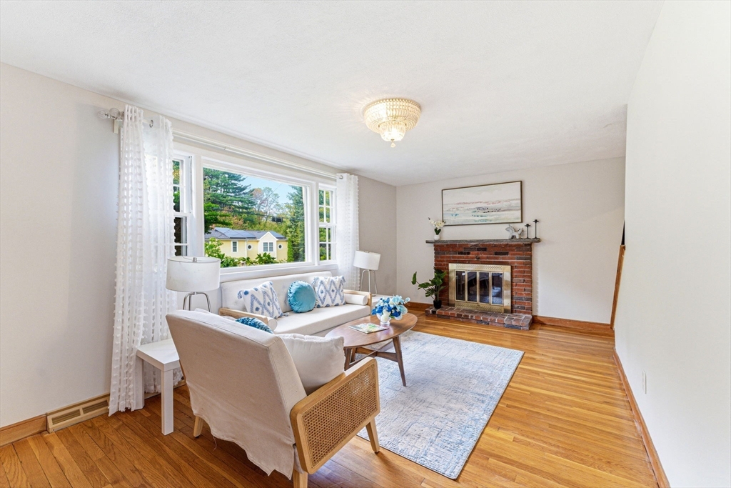 33 Wallace Road Wayland, MA 01778 - Photo 3 of 29