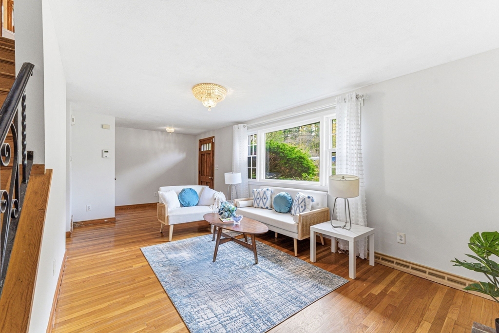 33 Wallace Road Wayland, MA 01778 - Photo 4 of 29