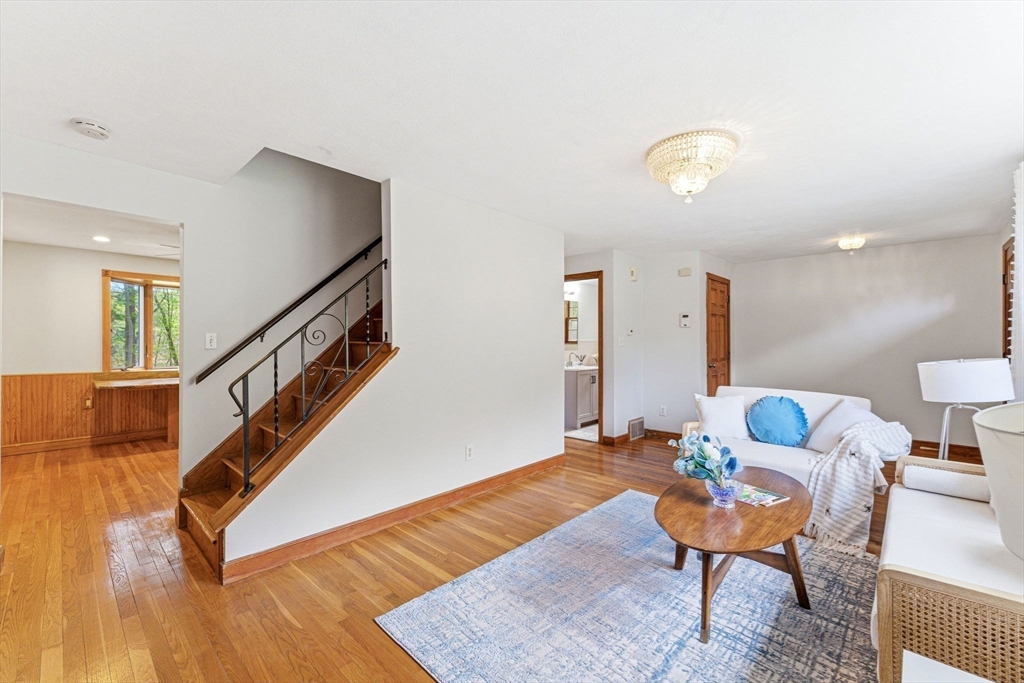 33 Wallace Road Wayland, MA 01778 - Photo 6 of 29