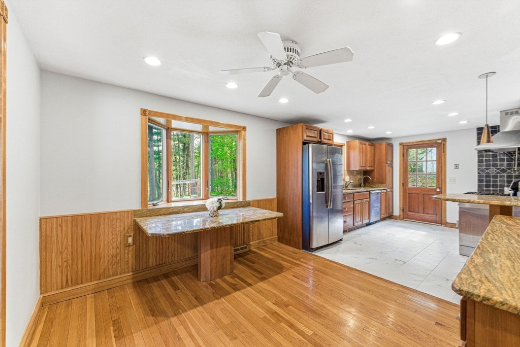 33 Wallace Road Wayland, MA 01778 - Photo 8 of 29