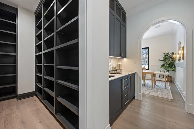 $3,299,900 | 1427 Kenilworth Lane, Glenview, IL 60025