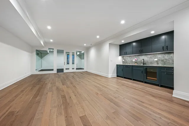 $3,299,900 | 1427 Kenilworth Lane, Glenview, IL 60025