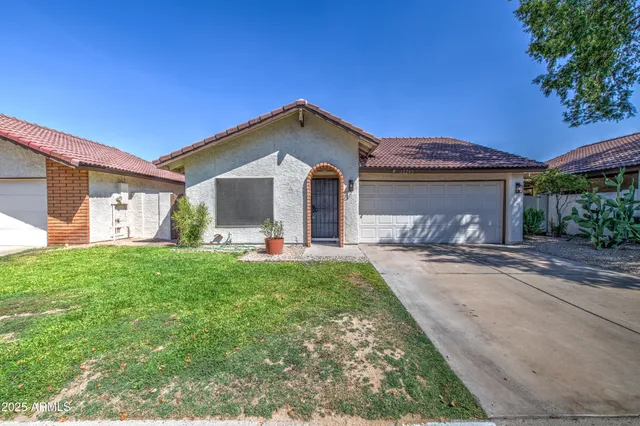 $414,999 | 12243 South Chippewa Drive, Phoenix, AZ 85044