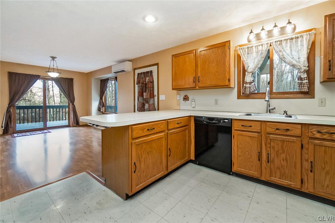 5611 Decker Road Bushkill, PA 18324 - Photo 13 of 49