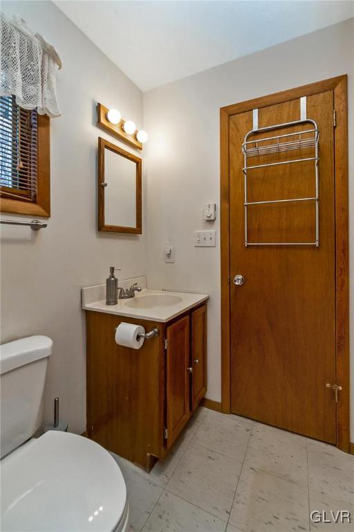 5611 Decker Road Bushkill, PA 18324 - Photo 15 of 49 1st Floor Bathroom