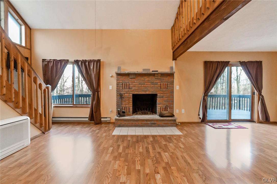 5611 Decker Road Bushkill, PA 18324 - Photo 7 of 49 Living Room