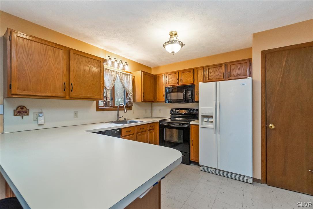 5611 Decker Road Bushkill, PA 18324 - Photo 10 of 49