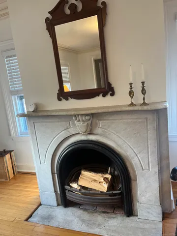 $2,000 | 252 North Water Street, Unit F, Stonington, CT 06378