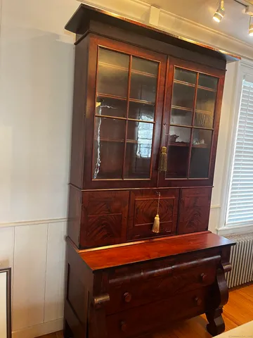 $2,000 | 252 North Water Street, Unit F, Stonington, CT 06378