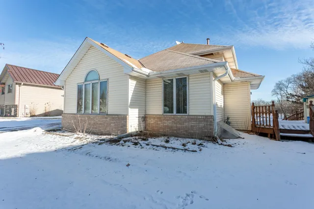 $360,000 | 5537 Golfview Avenue North, Oakdale, MN 55128