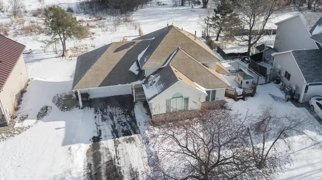 $360,000 | 5537 Golfview Avenue North, Oakdale, MN 55128