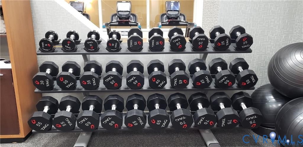 230 North 6th Street, Unit U512 Richmond, VA 23219 - Photo 11 of 15 a wall painting