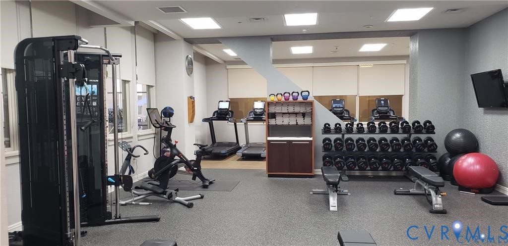 230 North 6th Street, Unit U512 Richmond, VA 23219 - Photo 15 of 15 a view of a room with gym equipment
