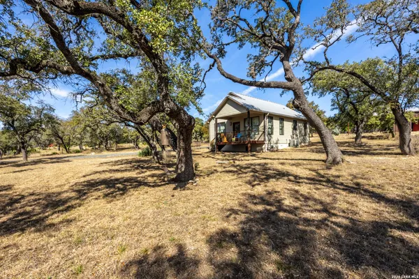 $499,000 | 274 Post Oak Lane, Utopia, TX 78884