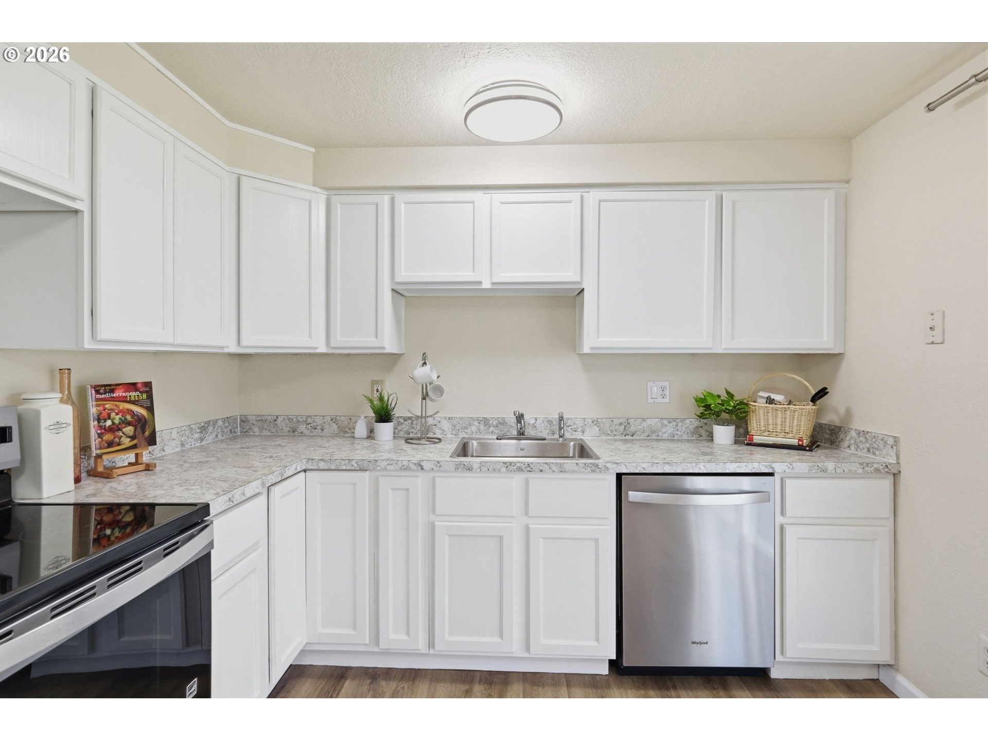 266 40th Street Springfield, OR 97478 - Photo 11 of 38