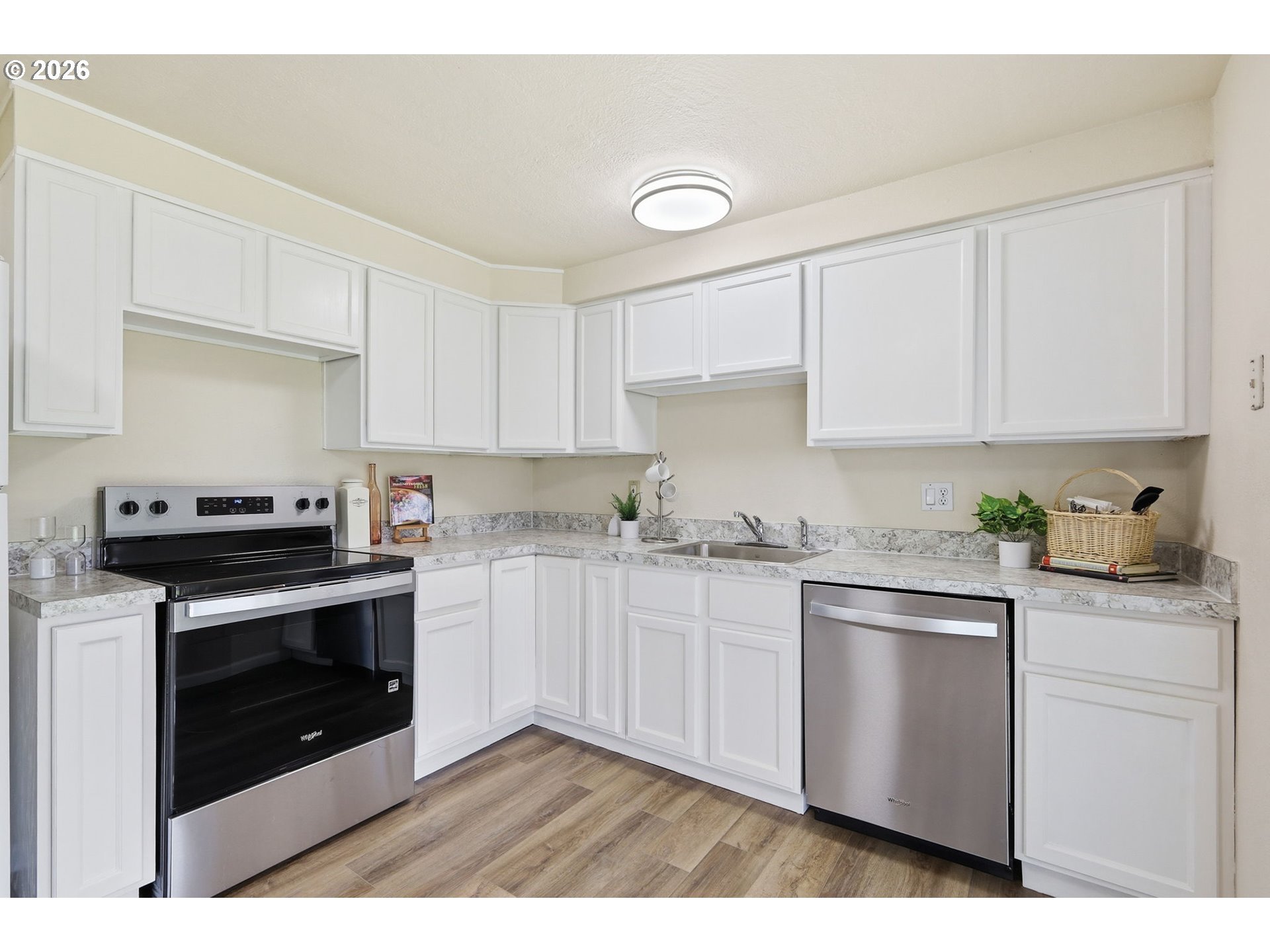 266 40th Street Springfield, OR 97478 - Photo 10 of 38