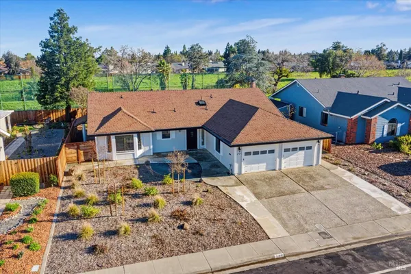 $580,000 | 580 Yellowstone Drive, Vacaville, CA 95687