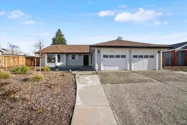 $580,000 | 580 Yellowstone Drive, Vacaville, CA 95687