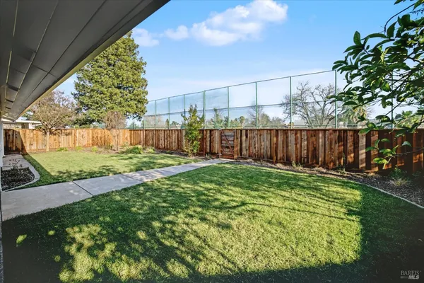 $580,000 | 580 Yellowstone Drive, Vacaville, CA 95687