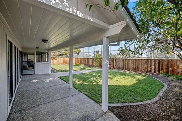 $580,000 | 580 Yellowstone Drive, Vacaville, CA 95687
